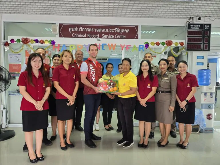 Read more about the article English Programme and the foreign teachers’ leaders went to send happy new year wishes to the government offices that support AMC Foreign Affairs.